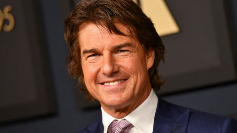 Hollywood Minute: Tom Cruise’s ‘The Flash’ sneak peek | CNN