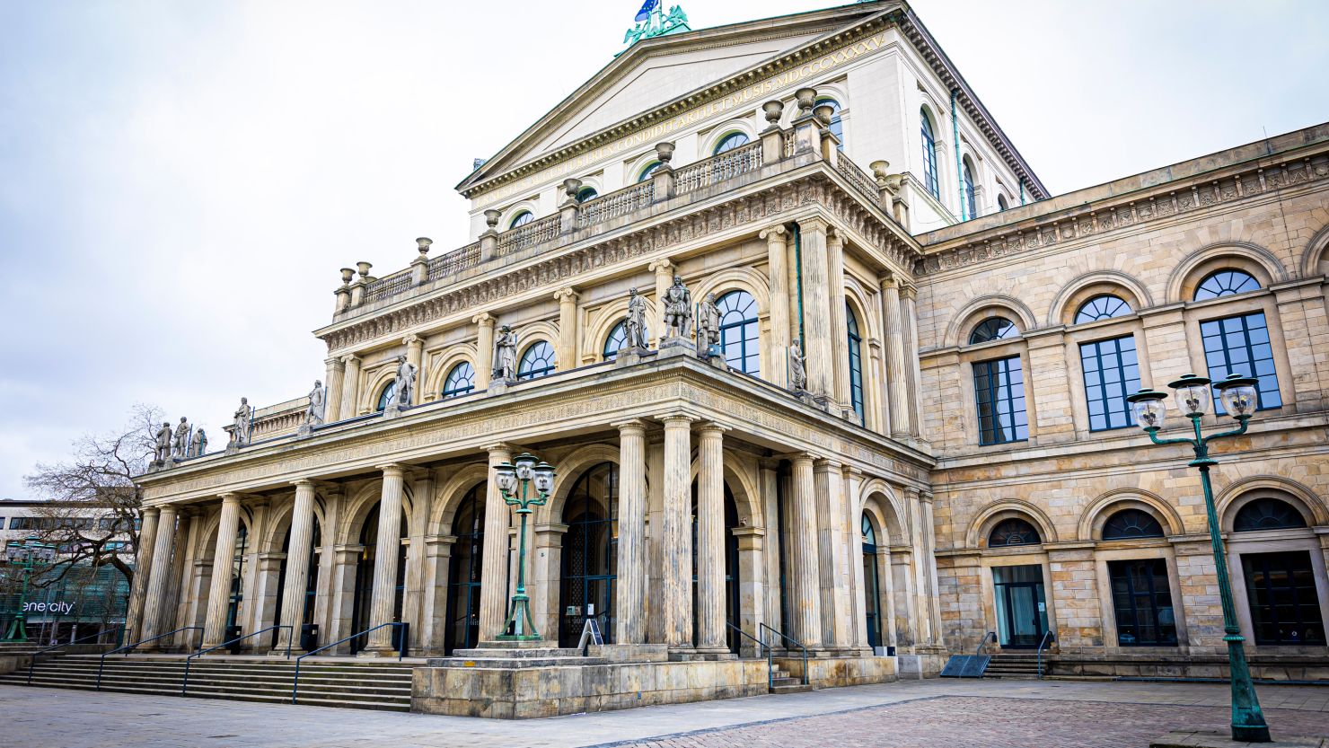On Monday at the Hanover Opera House in Frankfurt, Germany, ballet director Marco Goecke smeared a dance critic with dog excrement after she gave him a negative review.
