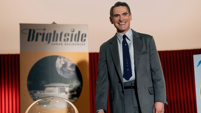 NextImg:'Hello Tomorrow!' brings retro flair to a futuristic sales pitch: Living on the moon | CNN