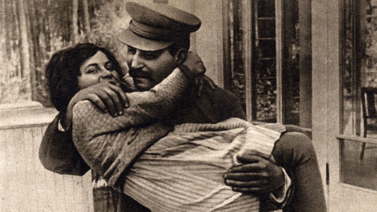 Soviet dictator Josef Stalin with his daughter Svetlana in 1936. 
