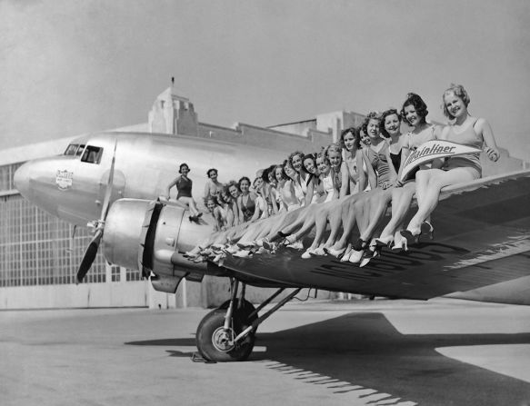 <strong>Douglas DC-3: </strong>The Douglas DC-3 had room for 21 passengers on board. (Perhaps even more, if stacking them on the wing wasn't a serious safety issue). <br />
