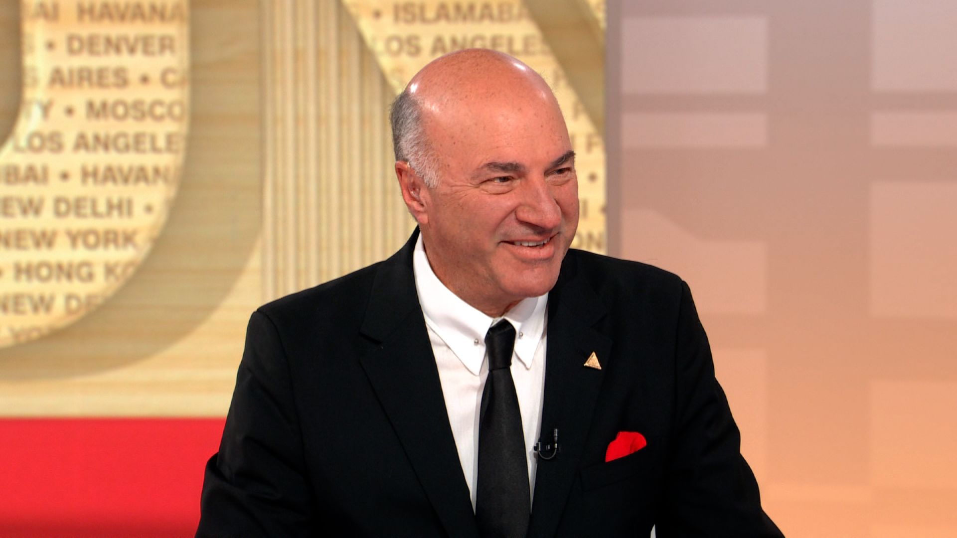 Kevin O'Leary and Le-Glue Strike A Deal on Shark Tank