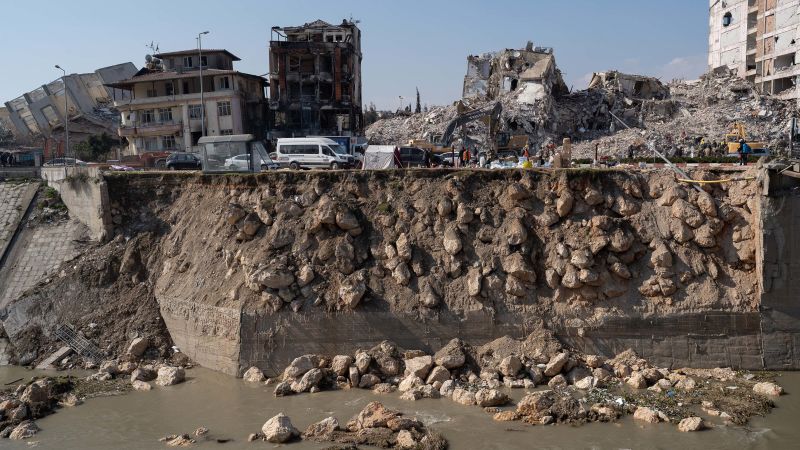 NextImg:Turkey's stock market soars as government steps in after earthquake | CNN Business