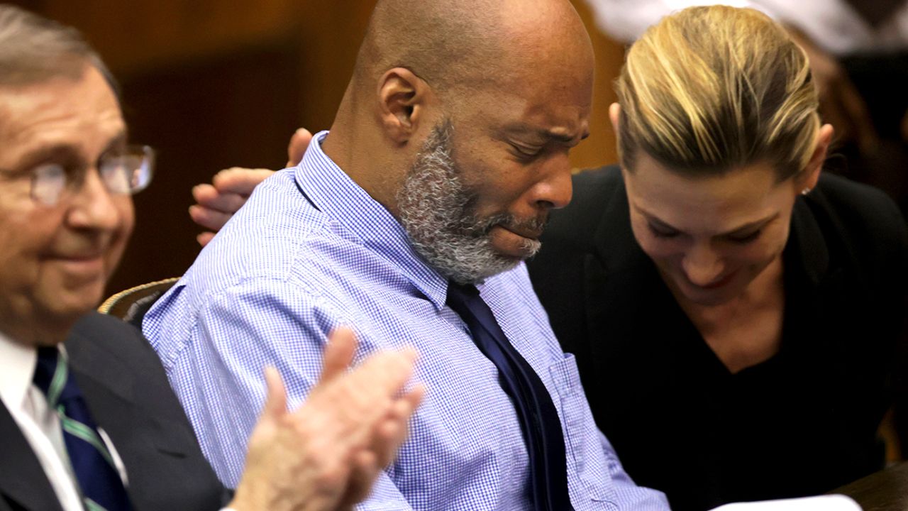 Missouri man who served 27 years in prison is freed as judge vacates