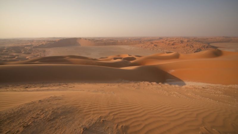 Tracking dust storms across the world’s largest sand desert | CNN