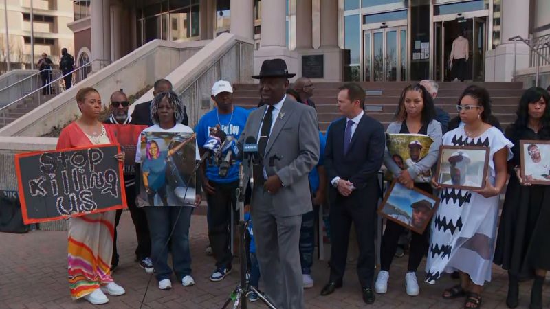 NextImg:Families of men who died in custody at a Houston jail demand Justice Department probe of the facility | CNN