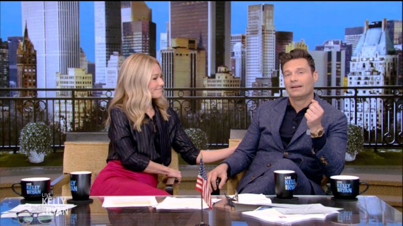 Watch Ryan Seacrest get emotional while announcing departure from ‘Live’ | CNN Business