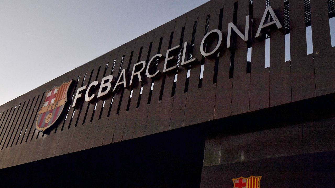inflatie laag Openbaren FC Barcelona under investigation for alleged payments made to company owned  by referee body's then-VP | CNN