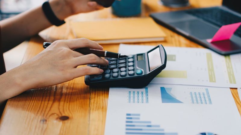 NextImg:Where to get the best returns on your savings when rates are high | CNN Business