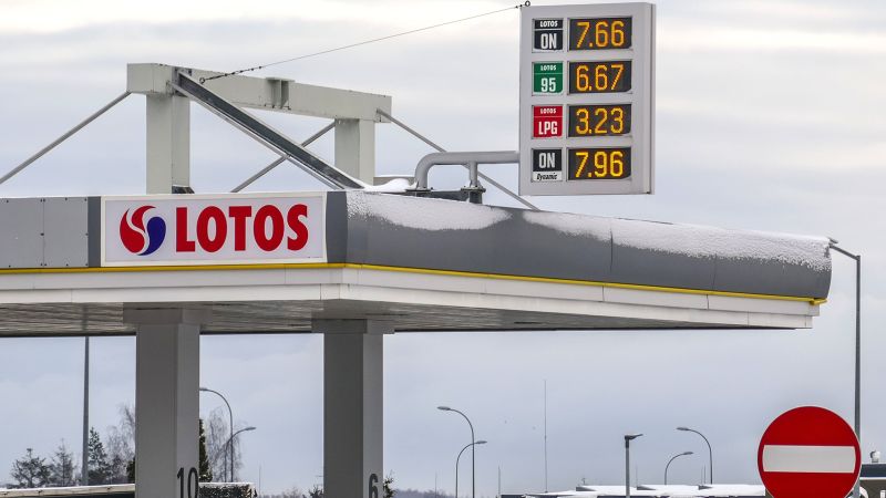 NextImg:Soaring energy costs could push 141 million into extreme poverty, report says | CNN Business