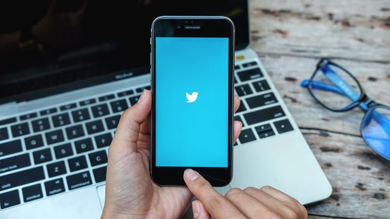 Read more about the article Twitter to charge for SMS two-factor authentication – CNN