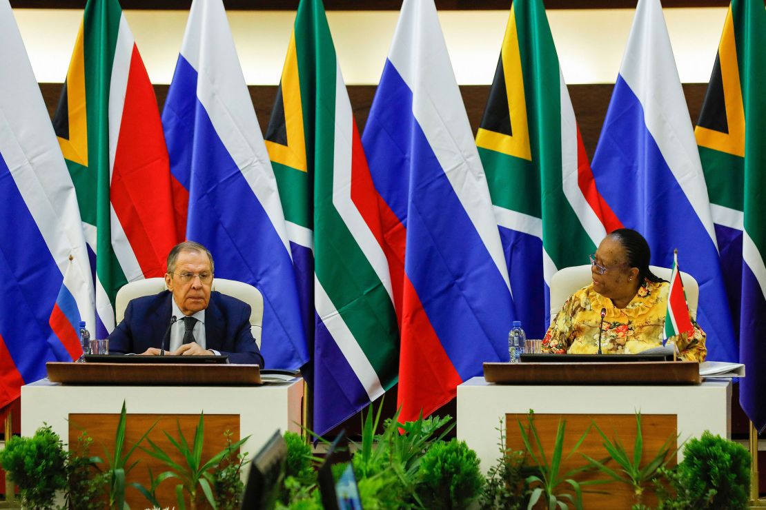 Russian Foreign Minister Sergei Lavrov (left) and South African counterpart Naledi Pandor meeti in Pretoria on January 23, 2023.