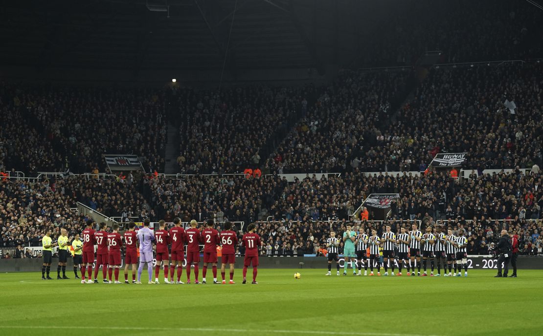 Newcastle United players and Liverpool players hold a minute's applause in memory of Christian Atsu. 