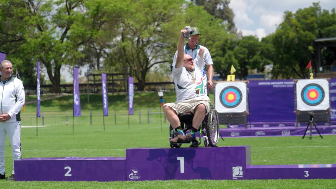 Shaun Anderson places first in the Men's W1 category at the 2022 African Archery Championships.
