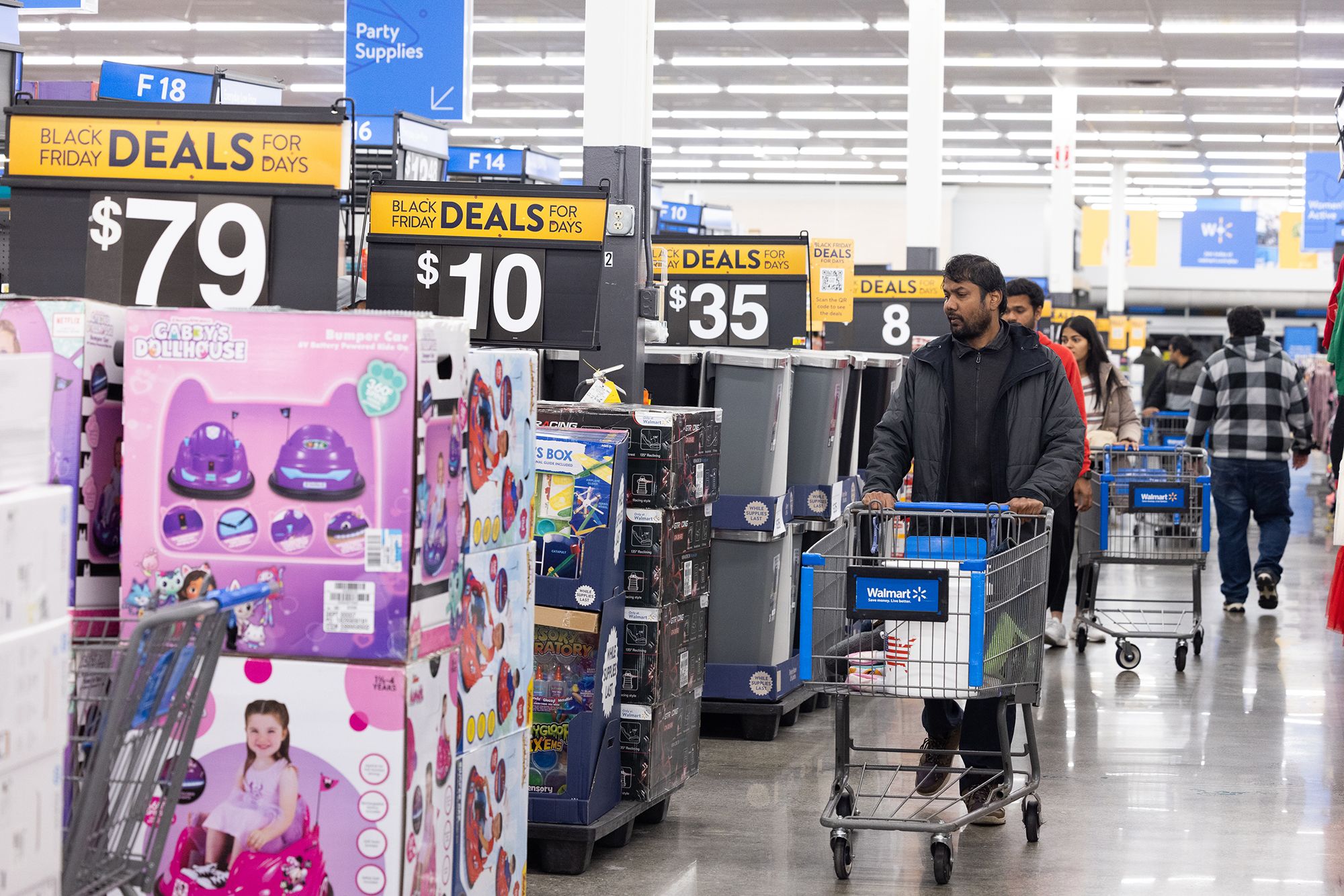 Walmart flexes as retail gets choppy