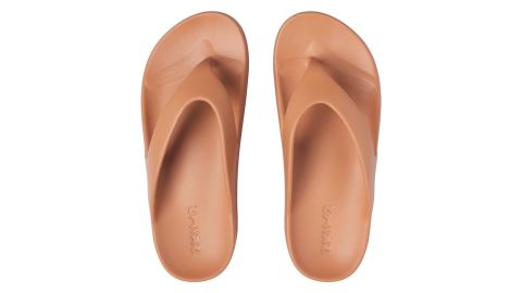 skims molded sandals cnnu
