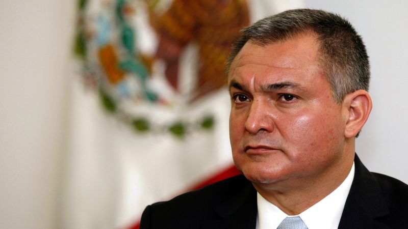 Genaro García Luna, former Mexican public security secretary, convicted in US of taking bribes from drug cartels | CNN Genaro García Luna, former Mexican public security secretary, convicted in US of taking bribes from drug cartels | CNN