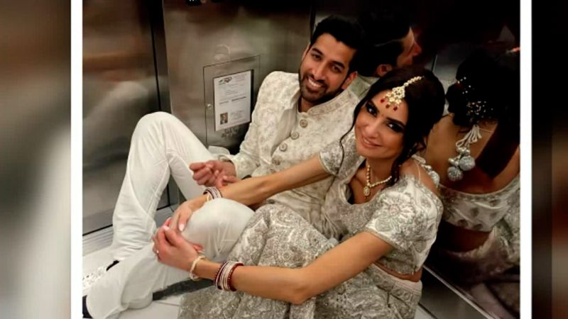 NextImg:VIDEO: Bride and groom trapped in elevator on wedding day | CNN