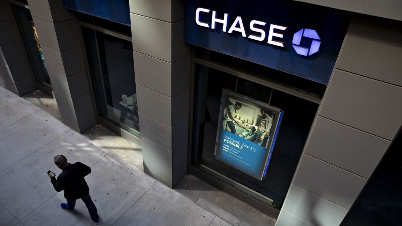 NextImg:JPMorgan restricts employee use of ChatGPT | CNN Business