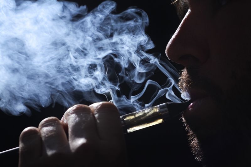 FDA fines e cigarette makers for selling products illegally in