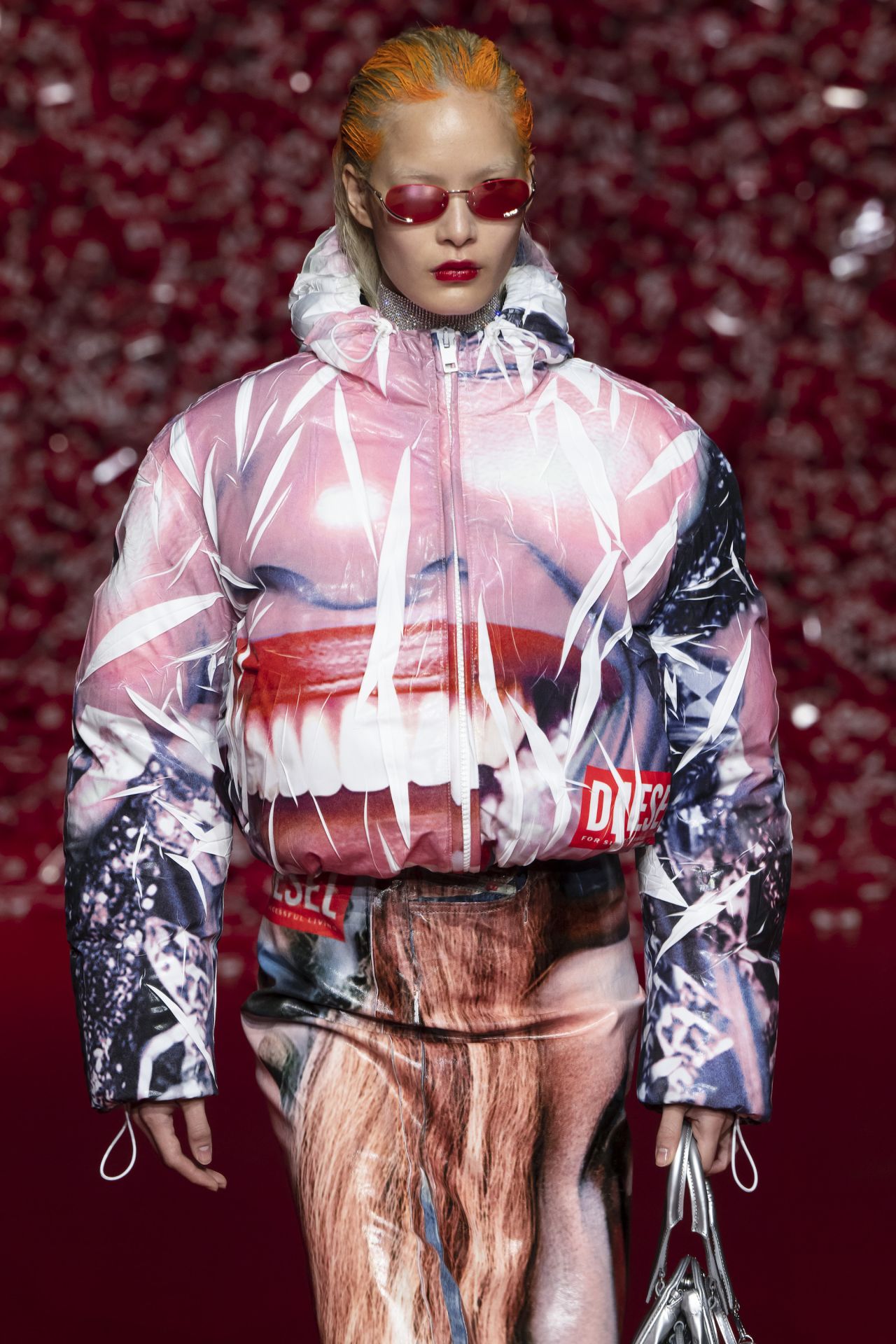 Doorbraak Mordrin Rendezvous Milan Fashion Week 2023: Diesel show opens against a backdrop of 200,000  condoms | CNN