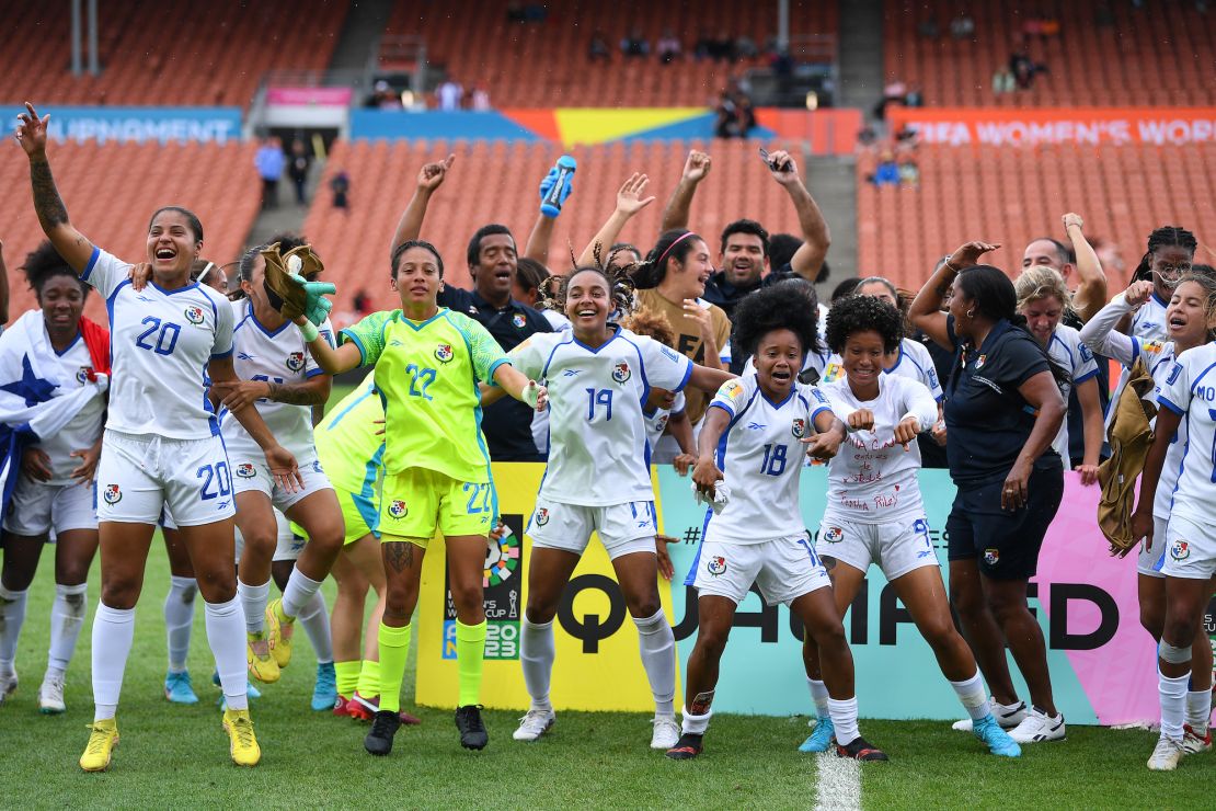 Panama celebrates its victory and qualification for the 2023 FIFA Women's World Cup, where it will make its debut. 
