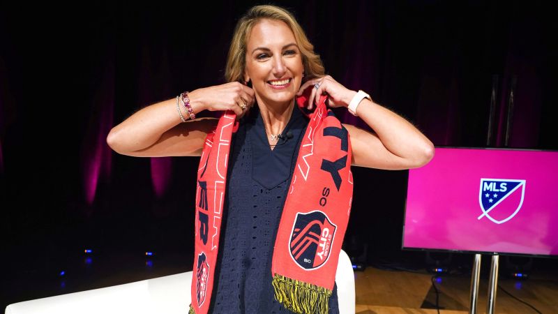 NextImg:Carolyn Kindle breaks ground for women at newest MLS club | CNN