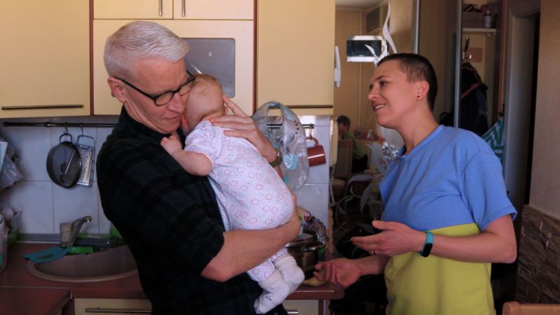 Video: Anderson Cooper follows the story of Ukrainian family’s year-long quest for survival | CNN