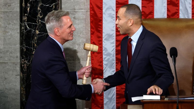 NextImg:McCarthy and Jeffries creating bipartisan task force to determine process to boot members off committees | CNN Politics