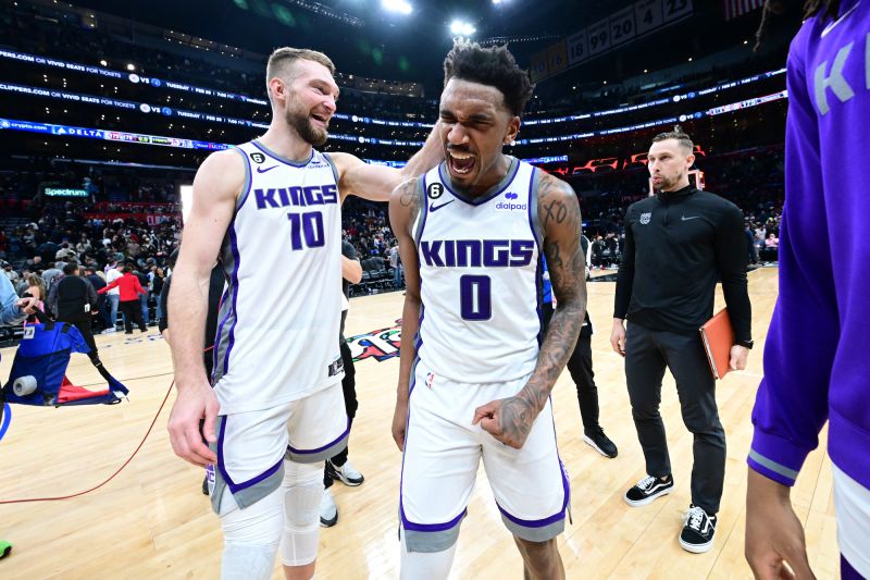 Sacramento Kings edge Los Angeles Clippers in history-making