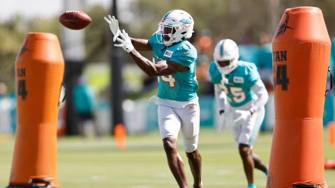 Jones catches the ball during joint practice between the Dolphins and the Atlanta Falcons at Baptist Health Training Complex on August 19, 2021.