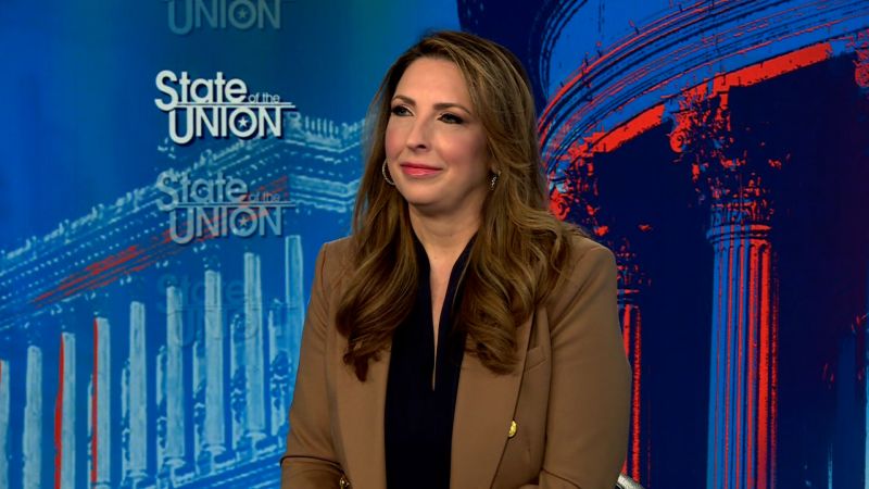 NextImg:Watch: Bash asks GOP chair if Trump will sign controversial pledge | CNN Politics