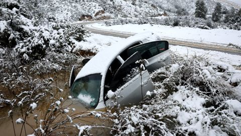 Snowfall tops 6.5 feet and rainfall tops 5 inches across southern Cali 230226105542-california-snow-green-valley-022623