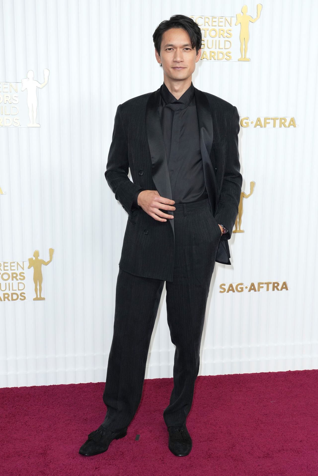 Harry Shum Jr. looked suave in head-to-toe black.