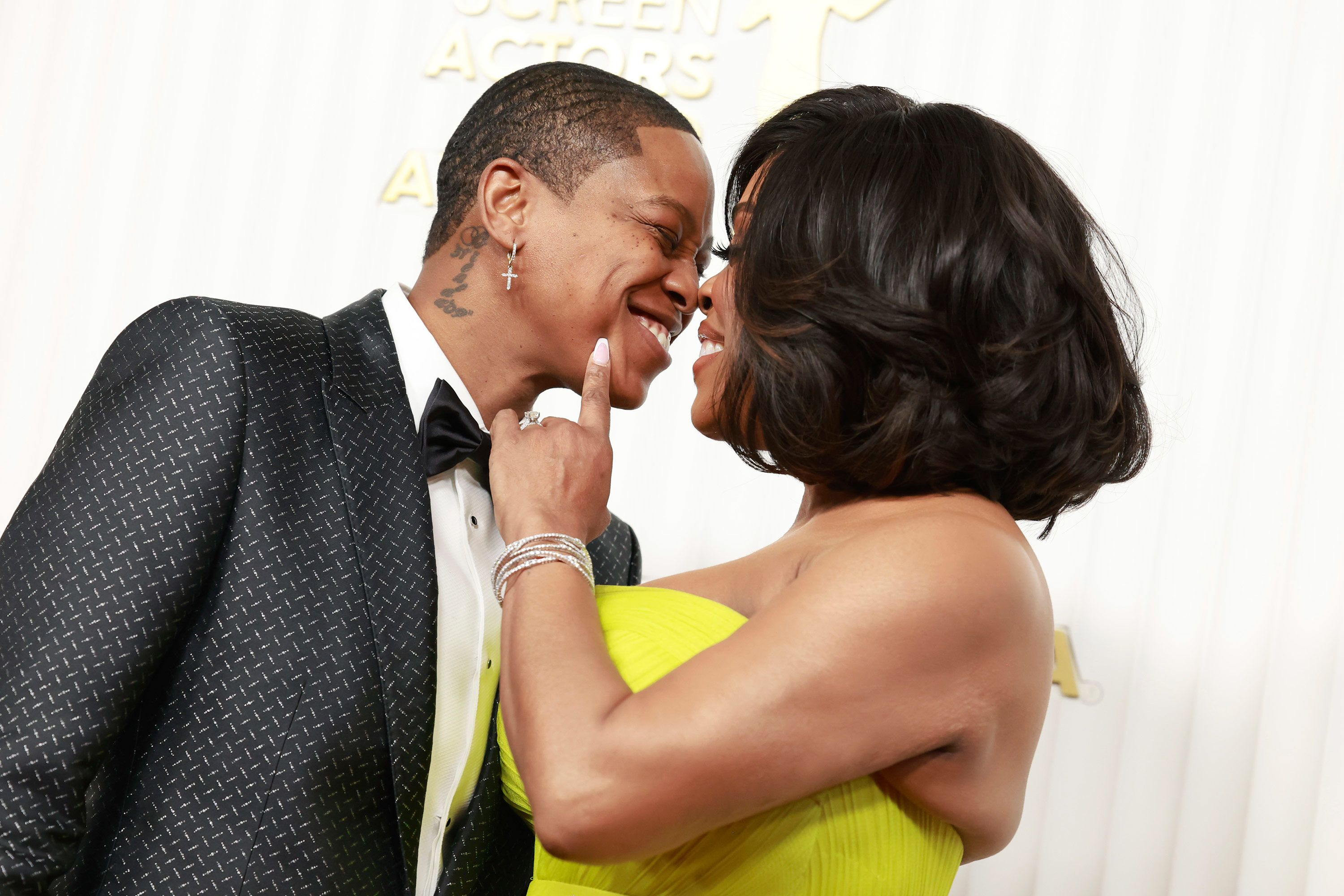 Jessica Betts and Niecy Nash-Betts pose on the red carpet. 