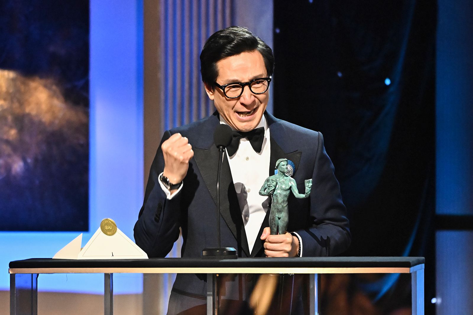 Ke Huy Quan Wins the Sag Award for Best Male Actor in A Film for The First Time.