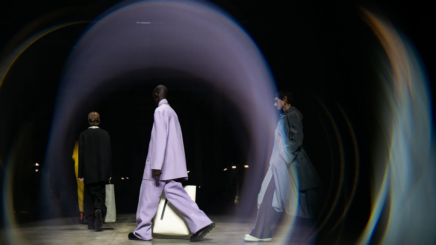 MILAN, ITALY - FEBRUARY 24: (EDITOR'S NOTE: Special filter was used to create this image.) Models walk the runway at the Jil Sander fashion show during the Milan Fashion Week Womenswear Fall/Winter 2023/2024 on February 24, 2023 in Milan, Italy. (Photo by Justin Shin/Getty Images)