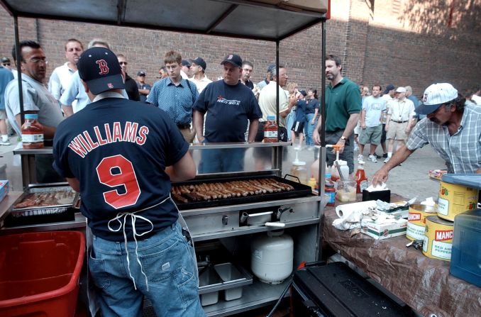 Hot dogs are a regular attendee at sports stadiums across the globe, but their unofficial home is Fenway Park in Boston. Signature dish of the Red Sox, the Fenway Frank is a quintessential delicacy for baseball fans.