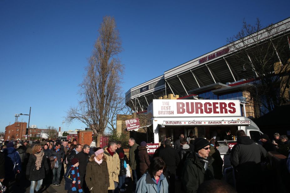 An archetypal snapshot of English football, the burger van is an ever-present fixture at grounds up and down the country. Pies are also an omnipresent sight in the stands, frequently paired with Bovril, a beef flavored drink perfect for chilly British winter evenings.
