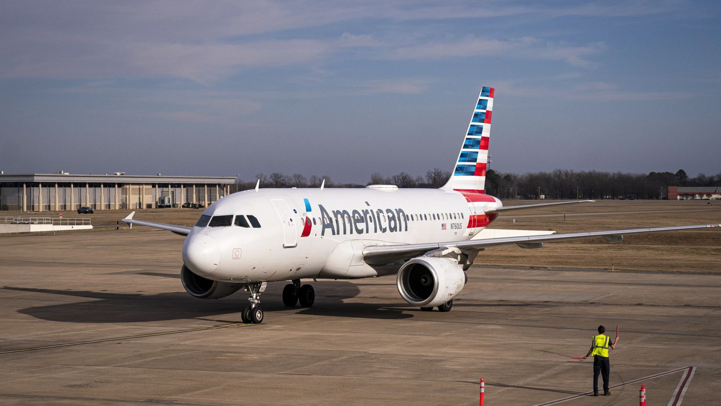 American Airlines guarantees family seating in new customer service plan
