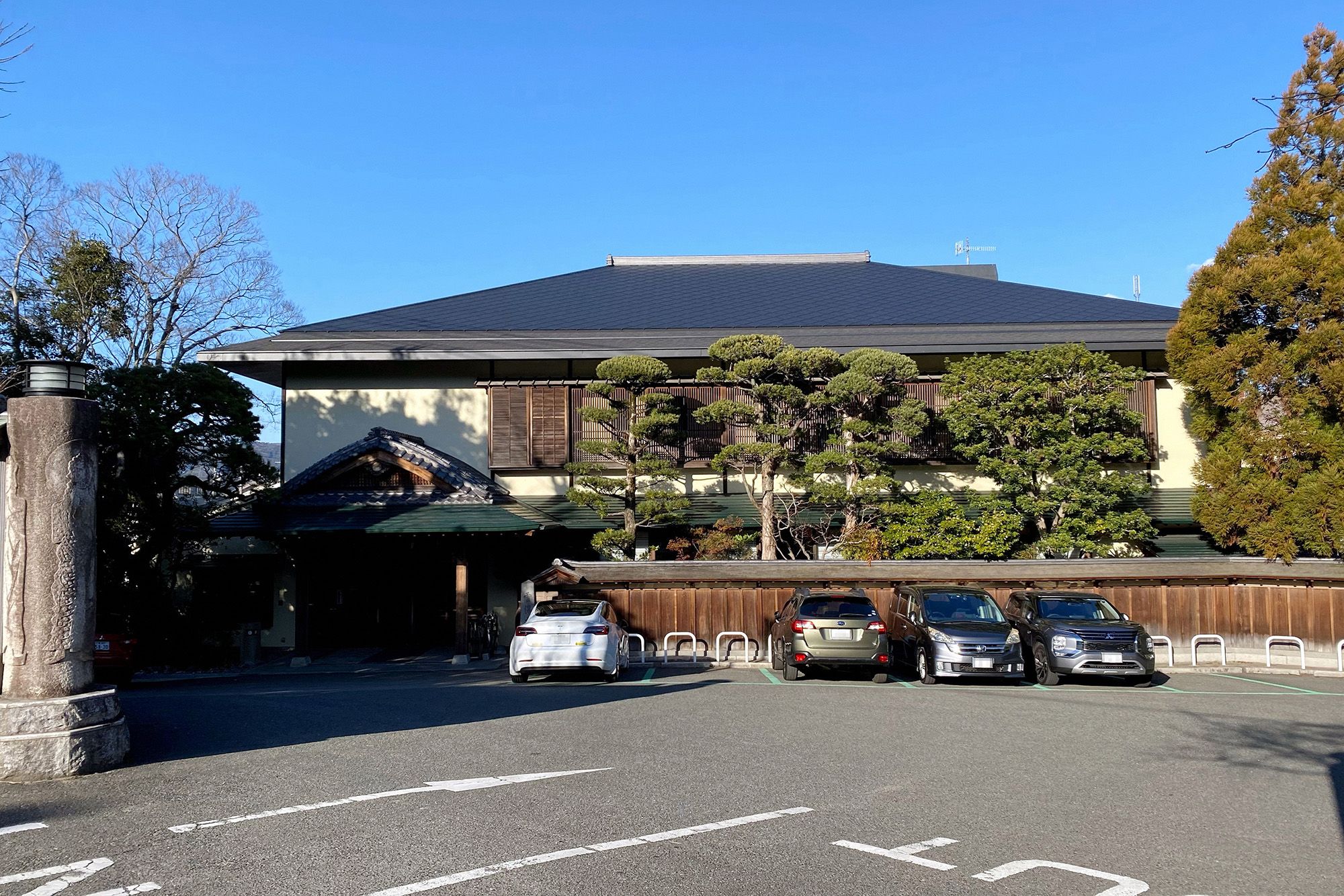 A Japanese professional baseball team will open a hotel with onsen