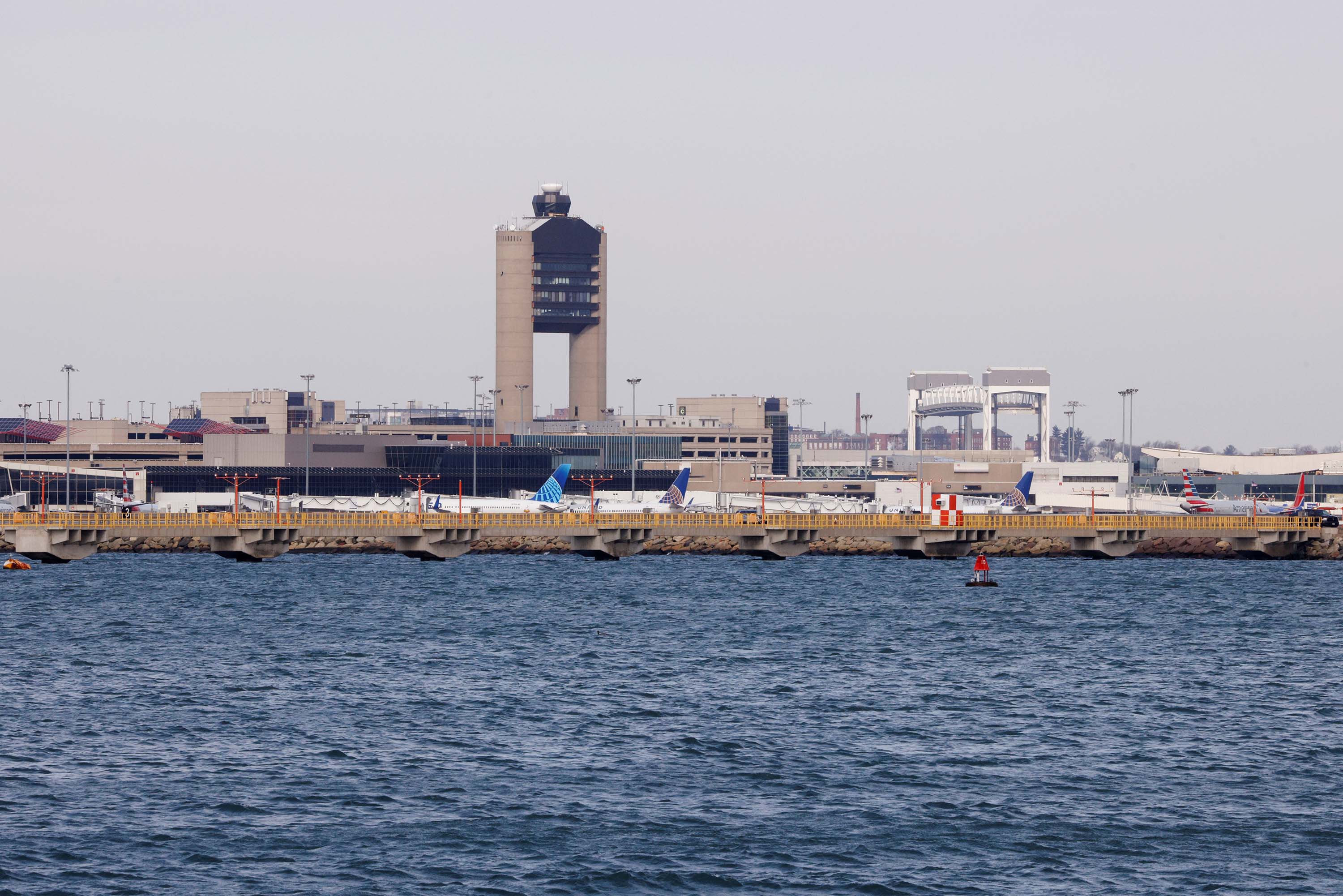 Tigers wear Zubaz on flight out of Boston, plane breaks under