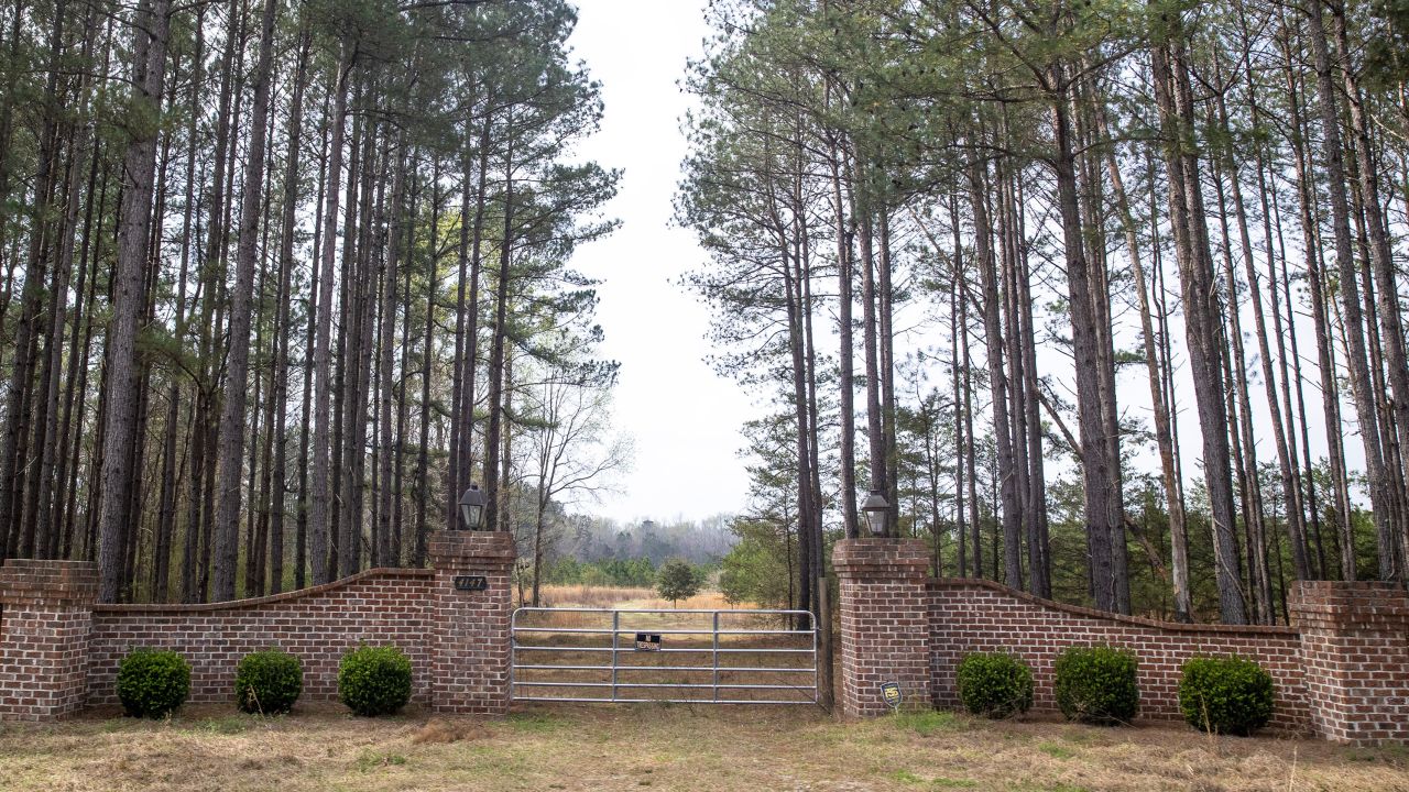 Moselle estate Jurors visited Alex Murdaugh's property where his wife