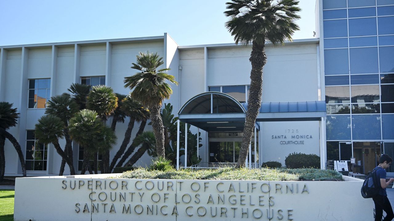 California couple sues fertility clinic over embryo carrying cancer ...