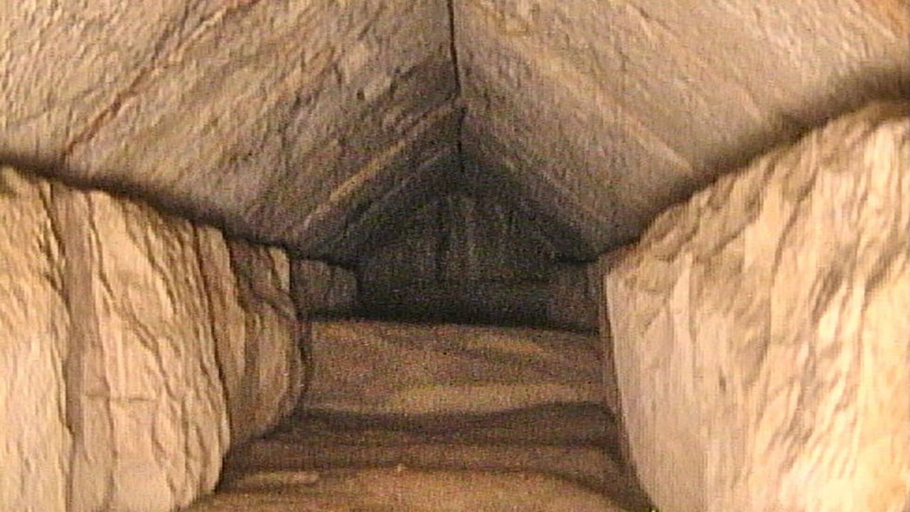 02 secret corridor pyramid giza