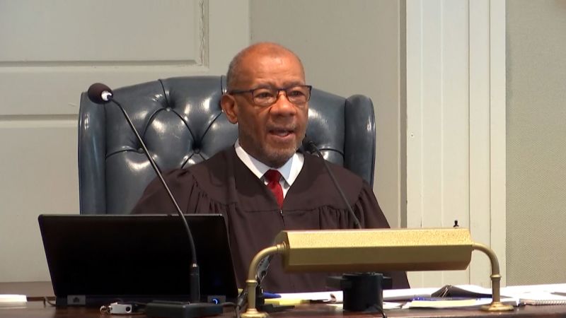 NextImg:Here's what the judge who sentenced Alex Murdaugh said | CNN