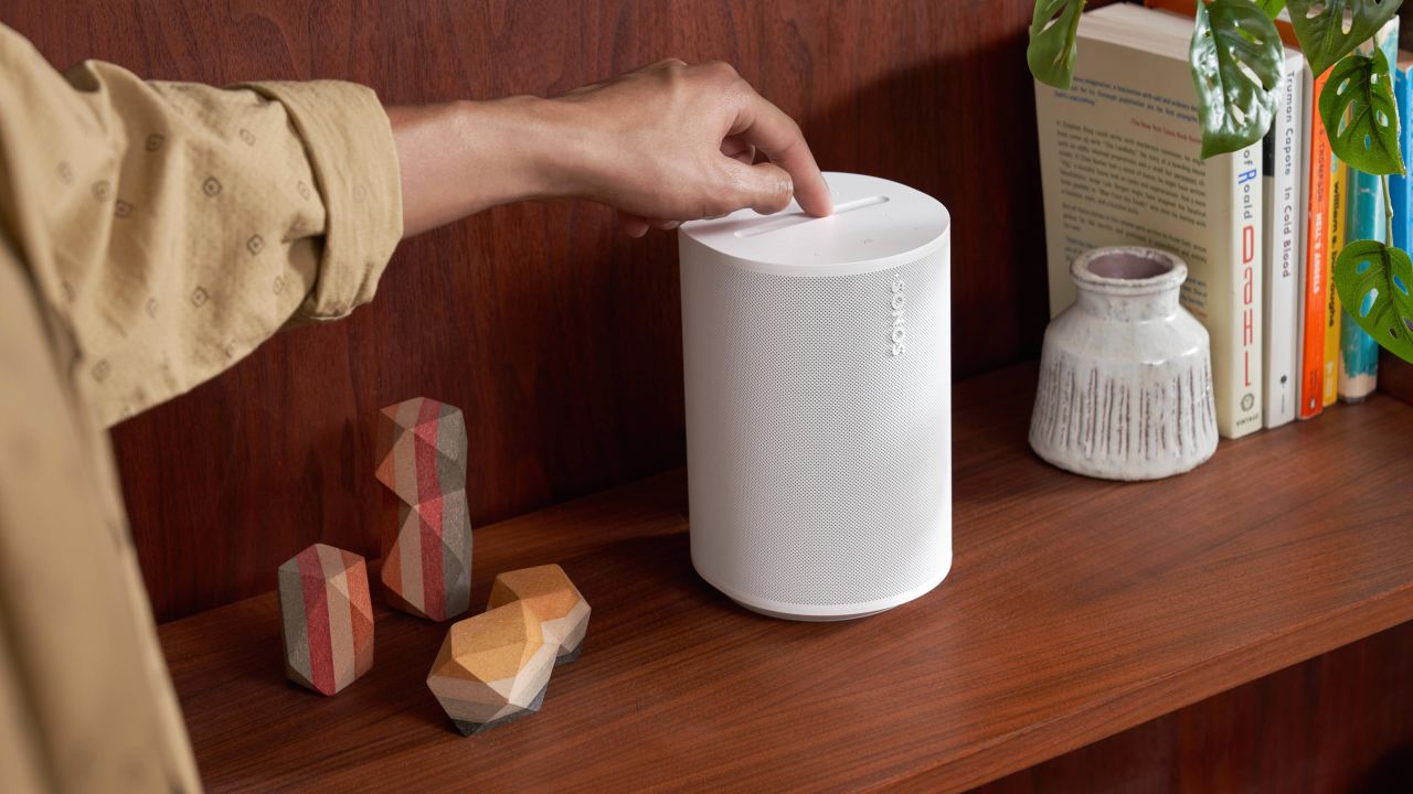 Sonos Era 100 - Bookshelf (1)
