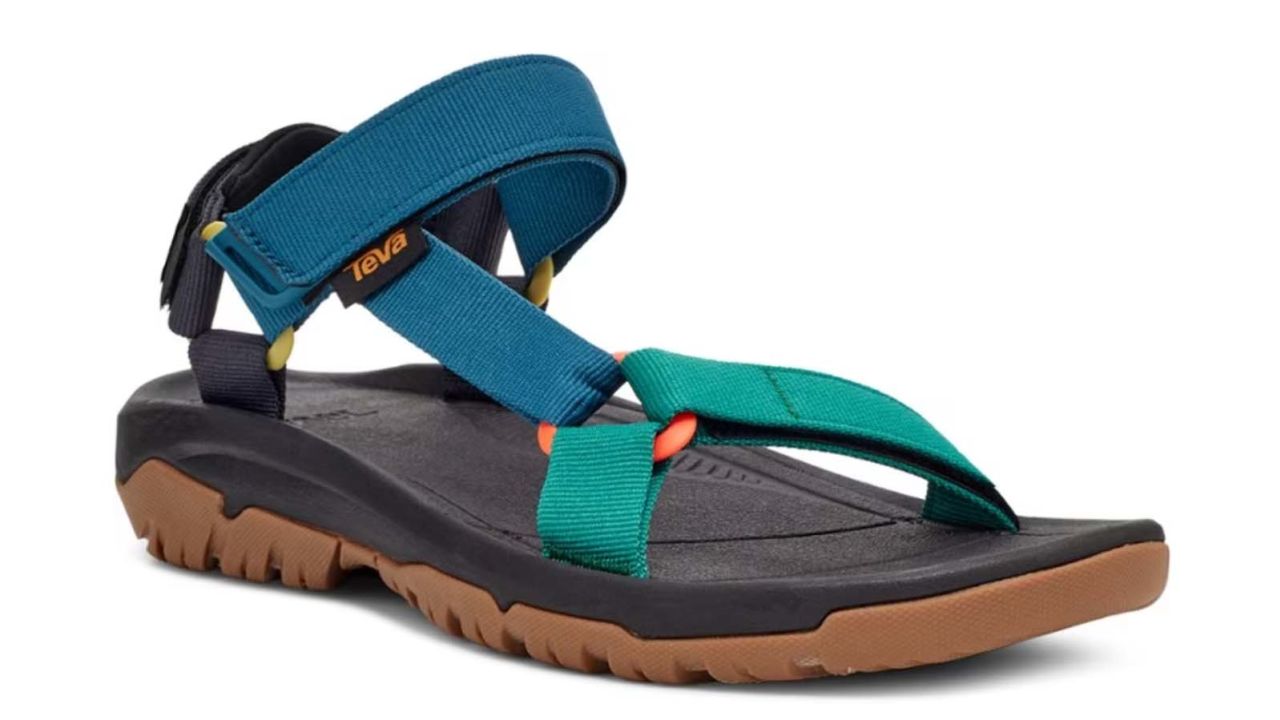 18 Best Womens Sandals for Travel in Summer: Reinventing How