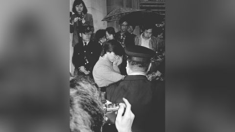 Taxi driver and serial killer Lam Kor-wan is taken into Hong Kong's High Court in March 1983.