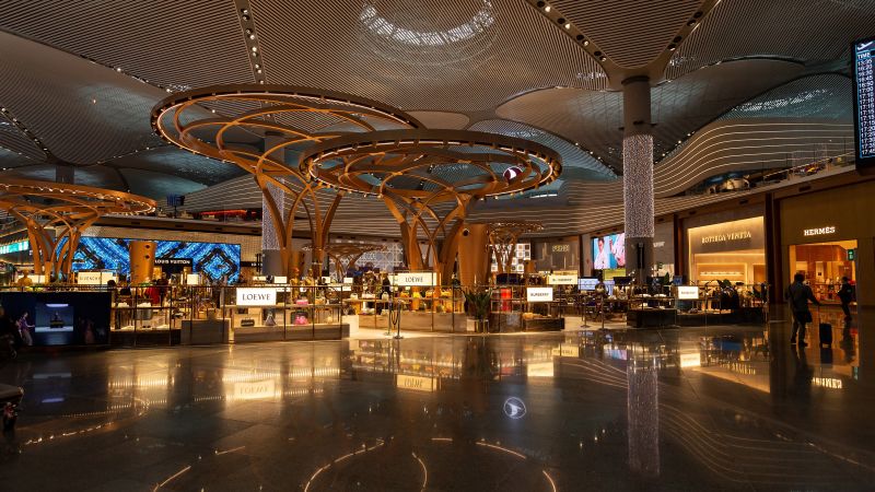 Read more about the article These are the world’s best airports for customer experience – CNN